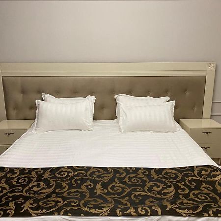 Gold Boutique Hotel Almati Kültér fotó