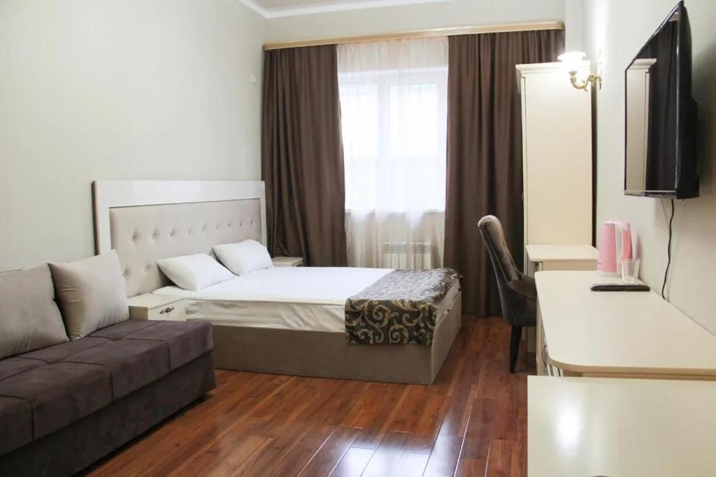 Gold Boutique Hotel Almati Kültér fotó