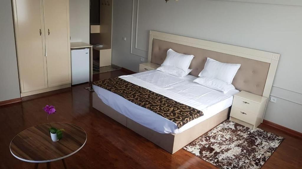 Gold Boutique Hotel Almati Kültér fotó