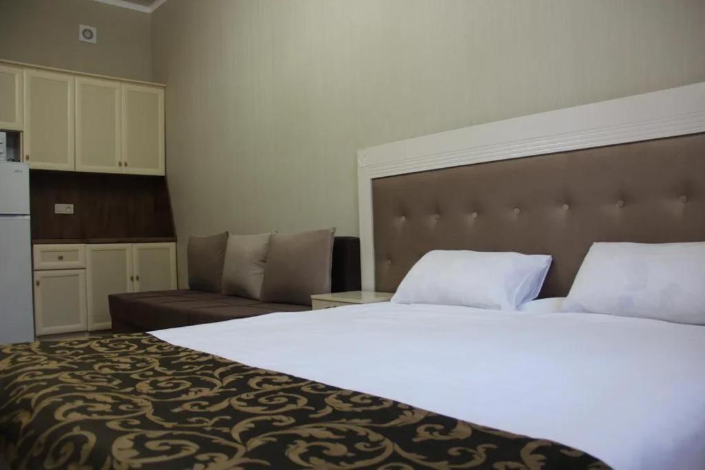 Gold Boutique Hotel Almati Kültér fotó