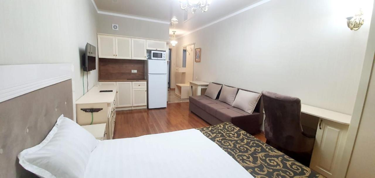 Gold Boutique Hotel Almati Kültér fotó