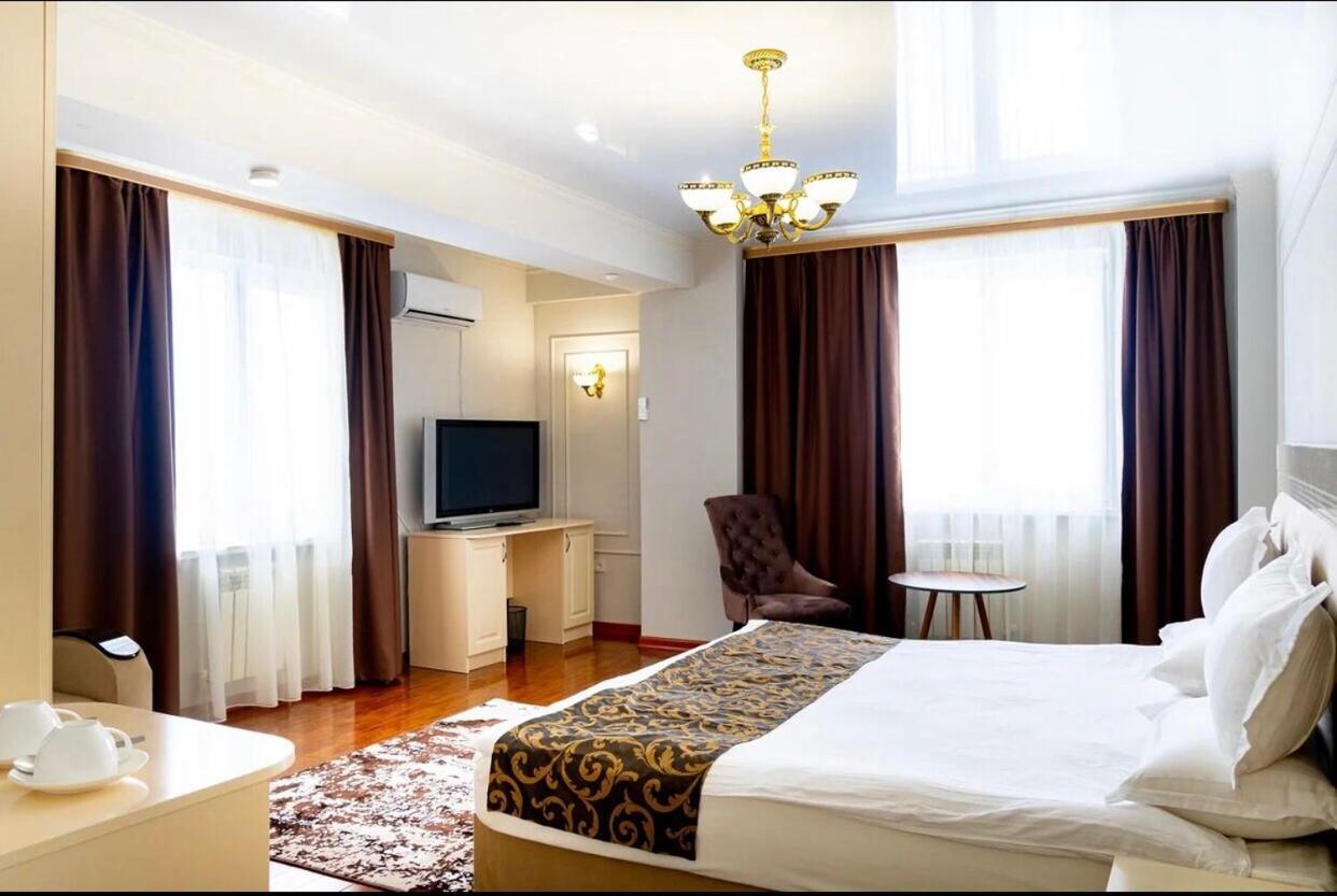 Gold Boutique Hotel Almati Kültér fotó