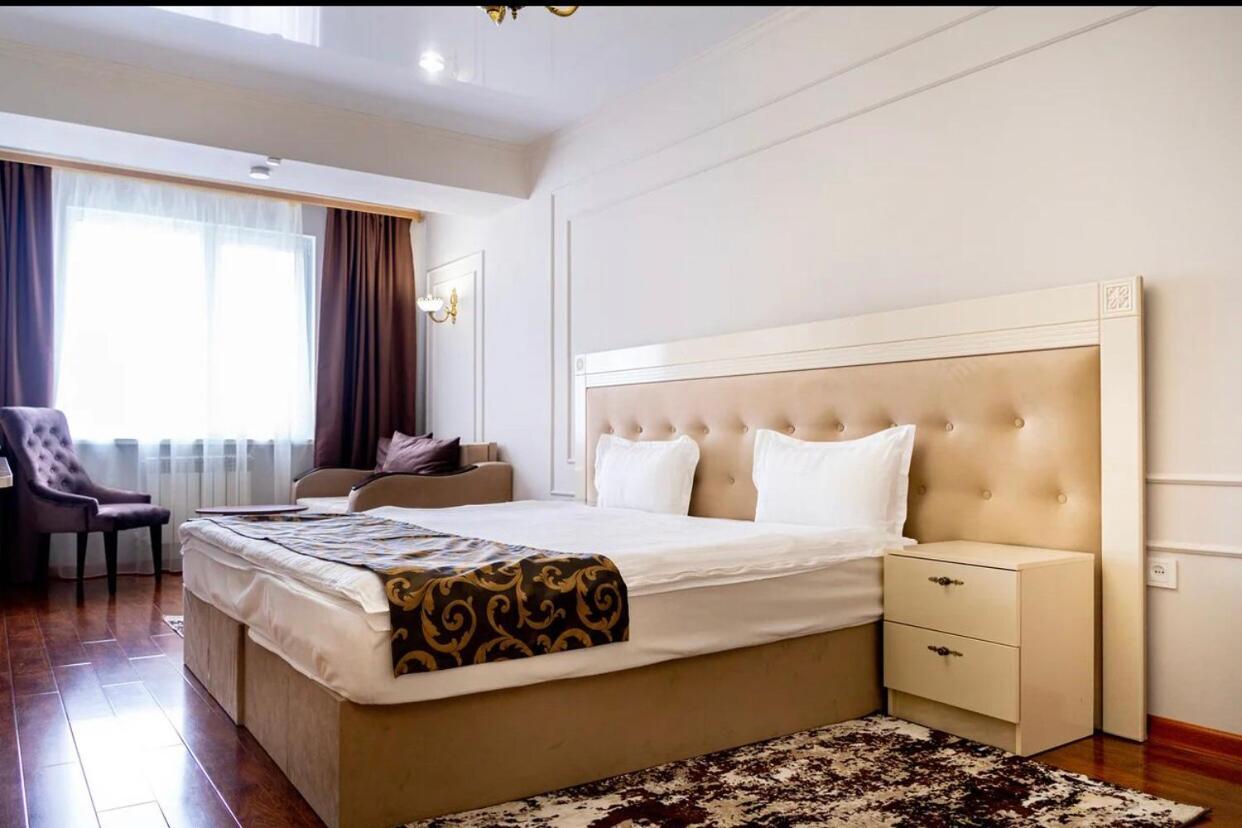 Gold Boutique Hotel Almati Kültér fotó