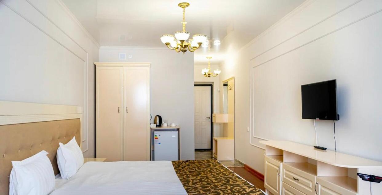 Gold Boutique Hotel Almati Kültér fotó